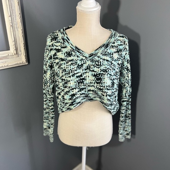 Earthbound Soft, Velvet Yarn, Knitted Cropped Sweater Size M Boho Chic Green Blu - Picture 1 of 9